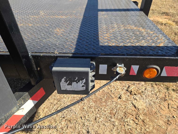 image for item ET5246 2012 Lamar Trailers INC. UT10K equipment trailer