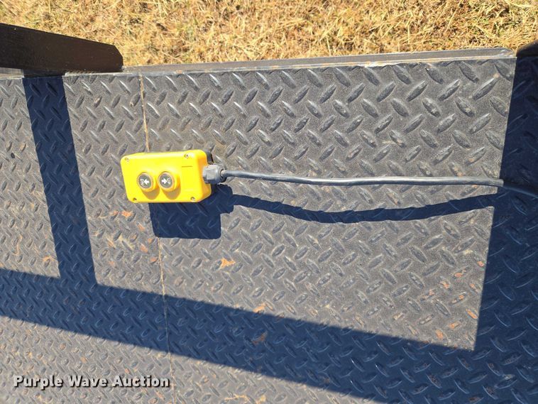 image for item ET5246 2012 Lamar Trailers INC. UT10K equipment trailer