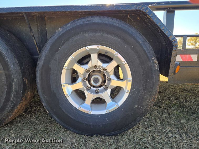 image for item ET5246 2012 Lamar Trailers INC. UT10K equipment trailer