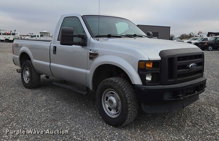 image for item ET5253 2010 Ford F250 pickup truck