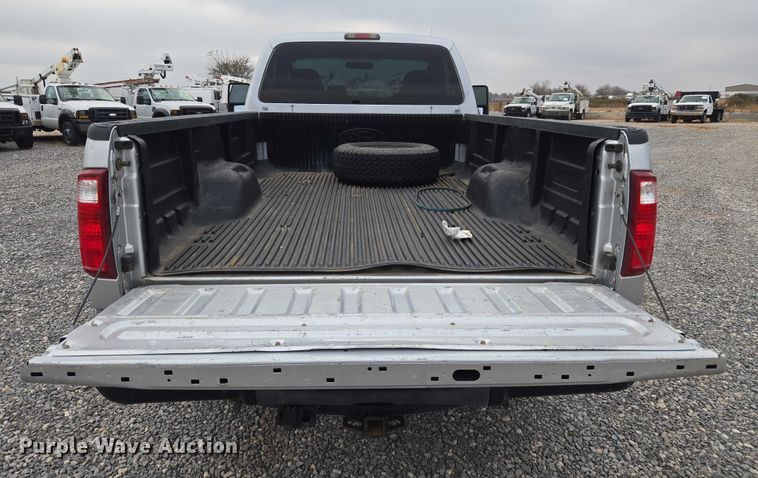 image for item ET5253 2010 Ford F250 pickup truck