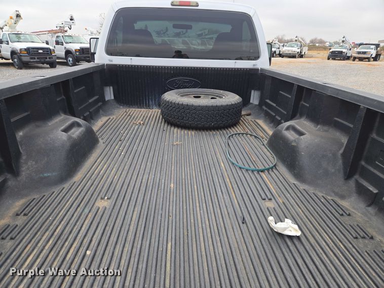 image for item ET5253 2010 Ford F250 pickup truck