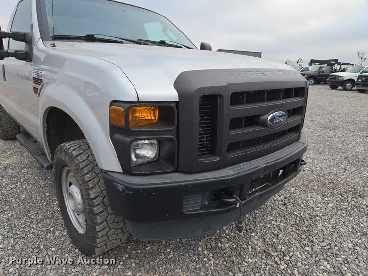 image for item ET5253 2010 Ford F250 pickup truck