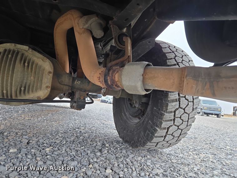 image for item ET5253 2010 Ford F250 pickup truck