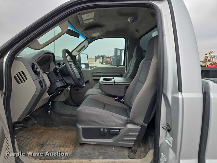 image for item ET5253 2010 Ford F250 pickup truck