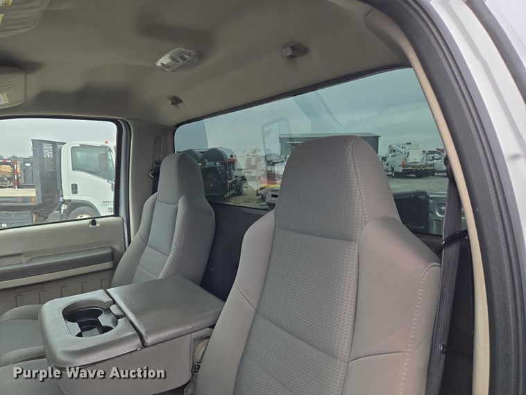 image for item ET5253 2010 Ford F250 pickup truck