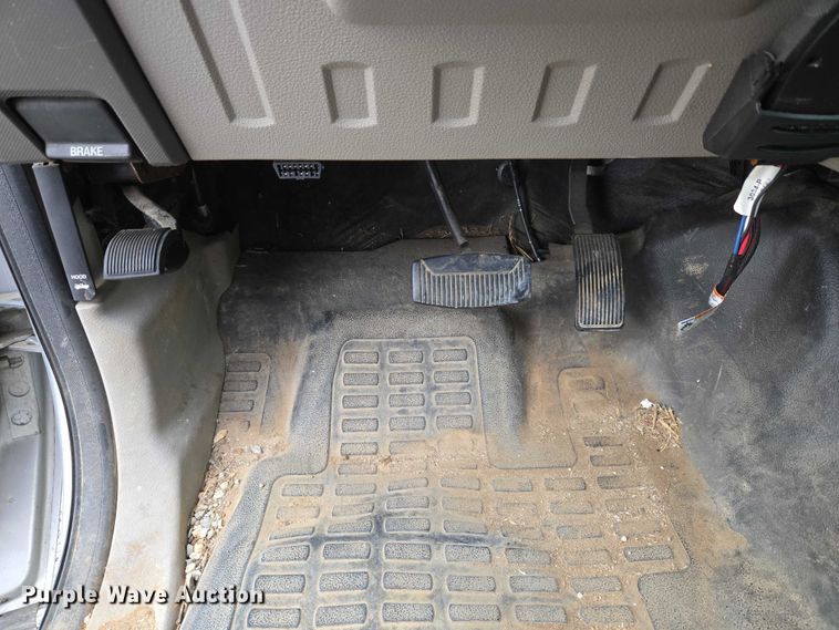 image for item ET5253 2010 Ford F250 pickup truck