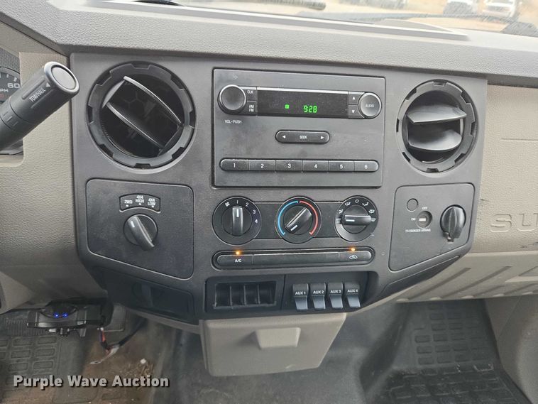 image for item ET5253 2010 Ford F250 pickup truck