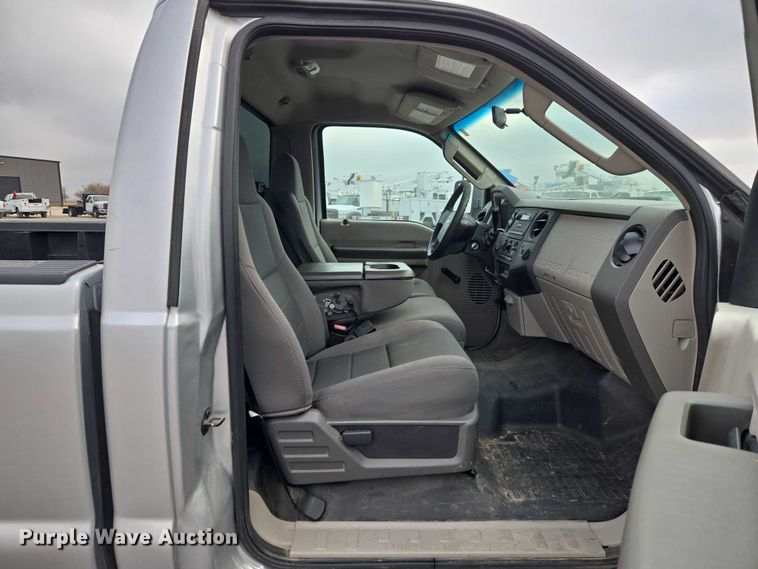 image for item ET5253 2010 Ford F250 pickup truck