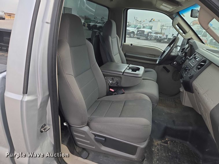 image for item ET5253 2010 Ford F250 pickup truck