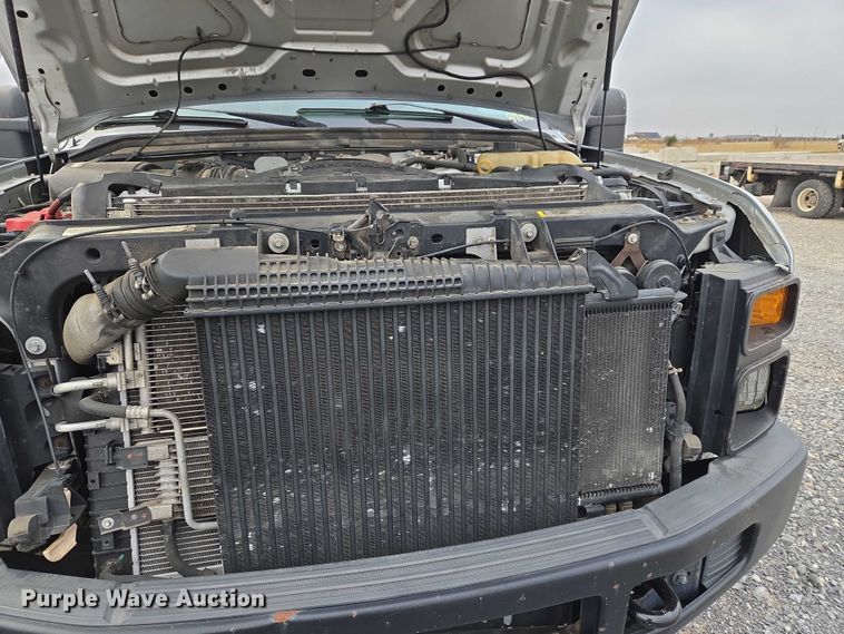 image for item ET5253 2010 Ford F250 pickup truck