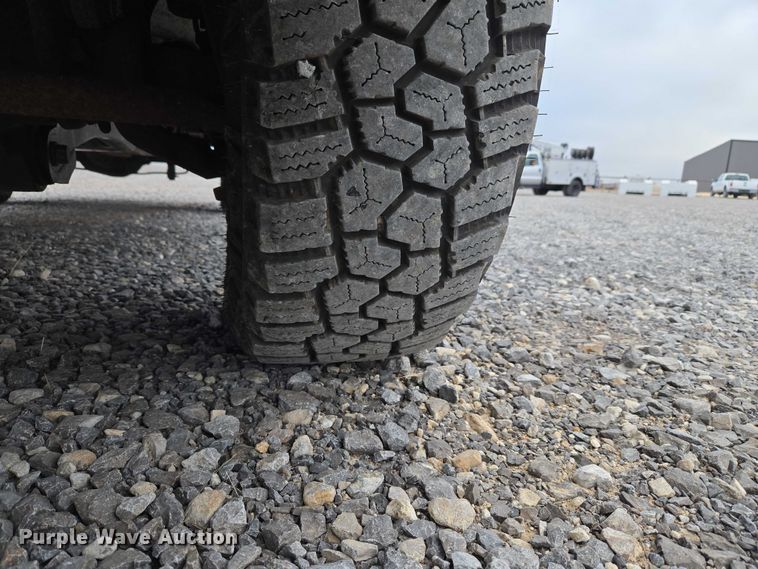 image for item ET5253 2010 Ford F250 pickup truck