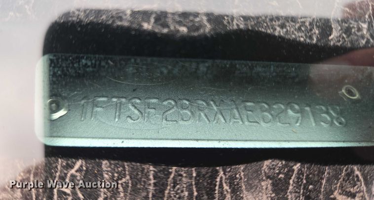 image for item ET5253 2010 Ford F250 pickup truck