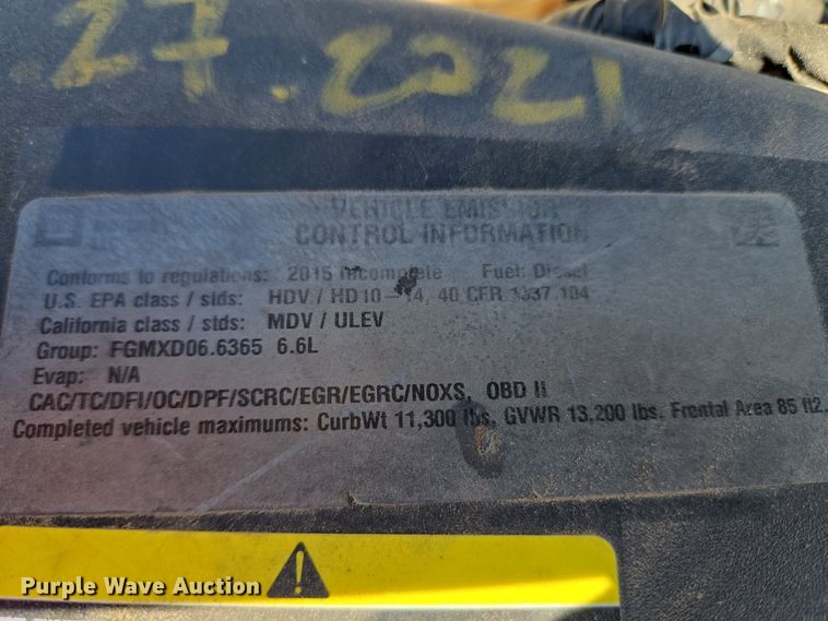 image for item ET5254 2015 Chevrolet Silverado 3500HD flatbed pickup truck