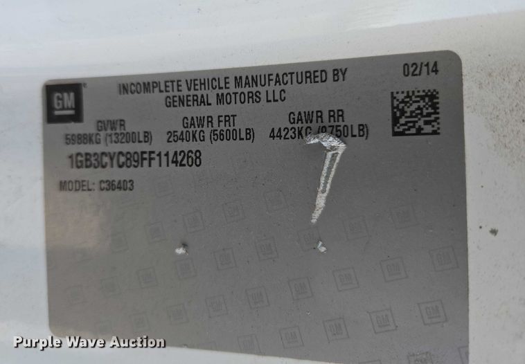 image for item ET5254 2015 Chevrolet Silverado 3500HD flatbed pickup truck