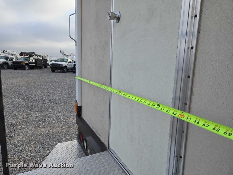 image for item ET5255 2000 Ford E350 fiber optic splicing truck