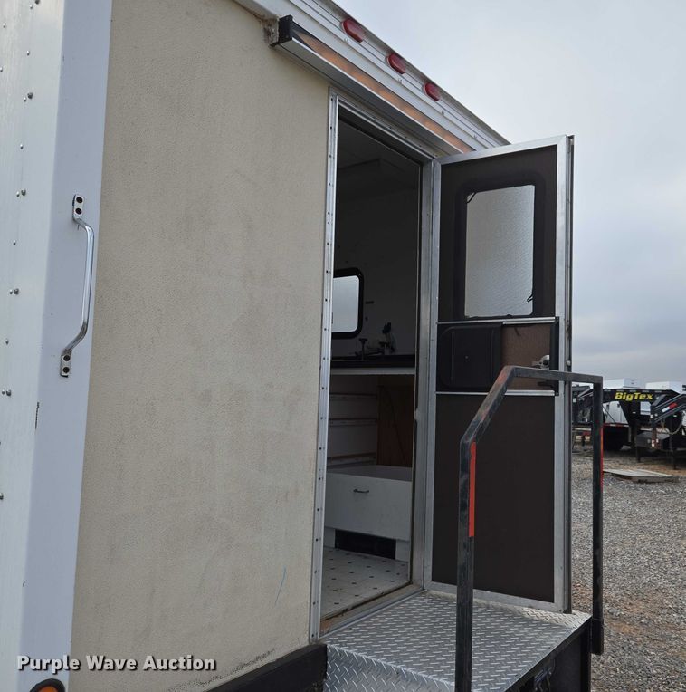 image for item ET5255 2000 Ford E350 fiber optic splicing truck