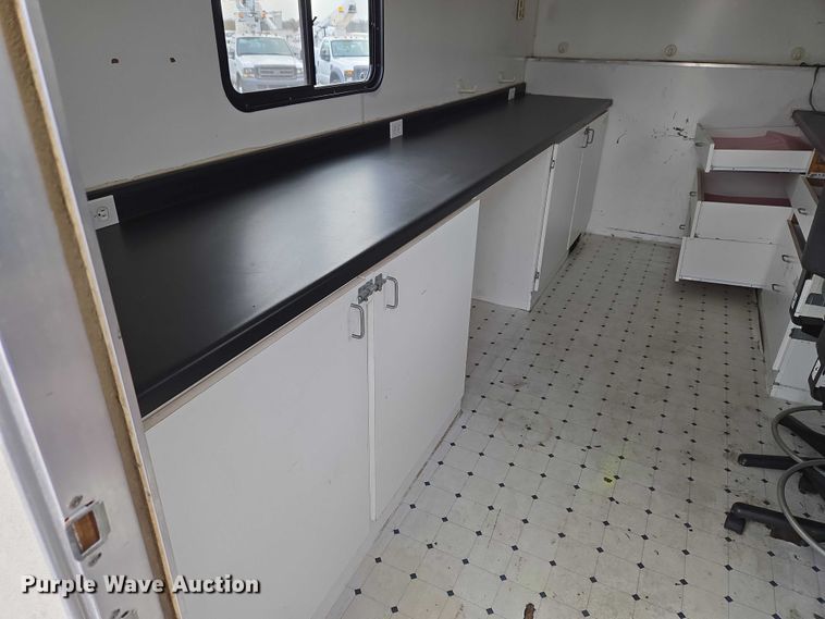 image for item ET5255 2000 Ford E350 fiber optic splicing truck