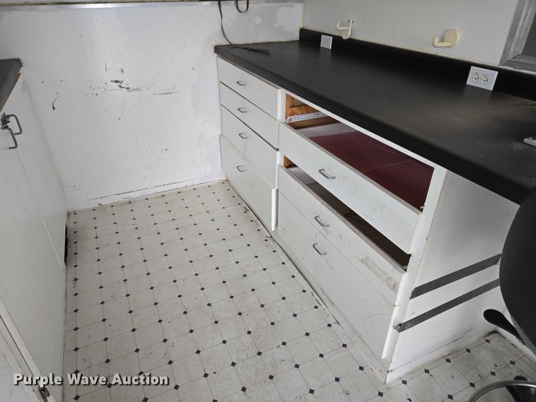 image for item ET5255 2000 Ford E350 fiber optic splicing truck