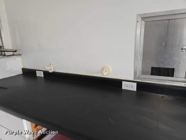 image for item ET5255 2000 Ford E350 fiber optic splicing truck