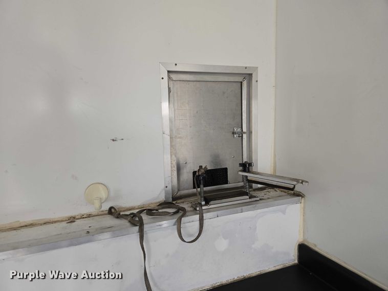 image for item ET5255 2000 Ford E350 fiber optic splicing truck