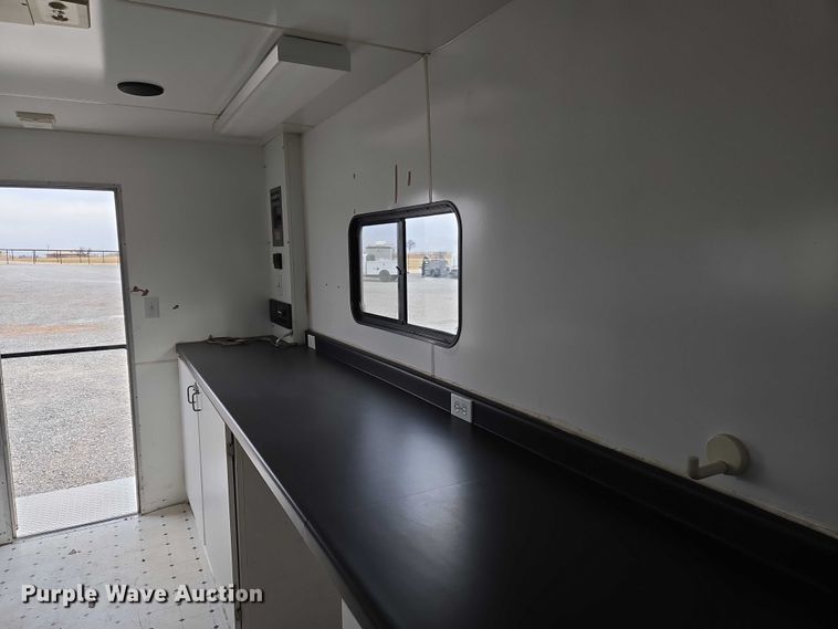 image for item ET5255 2000 Ford E350 fiber optic splicing truck