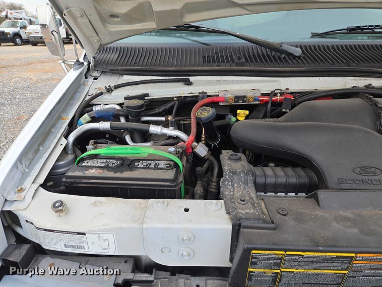 image for item ET5255 2000 Ford E350 fiber optic splicing truck