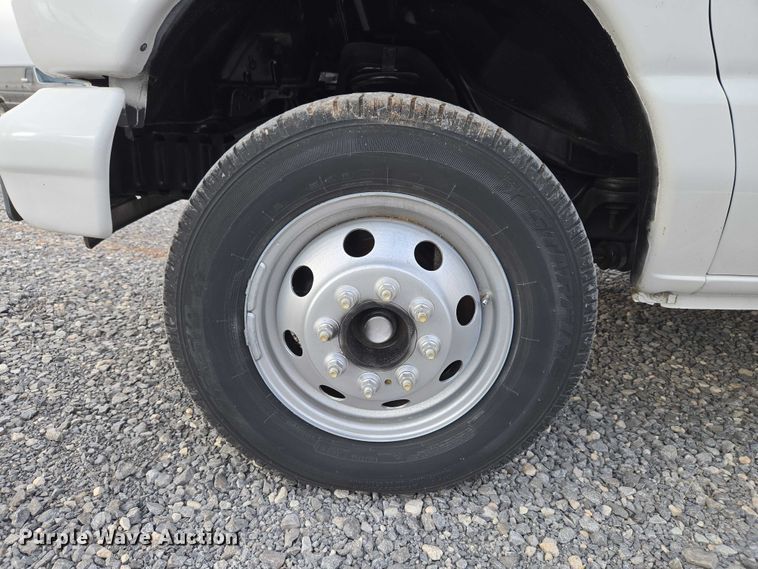 image for item ET5255 2000 Ford E350 fiber optic splicing truck