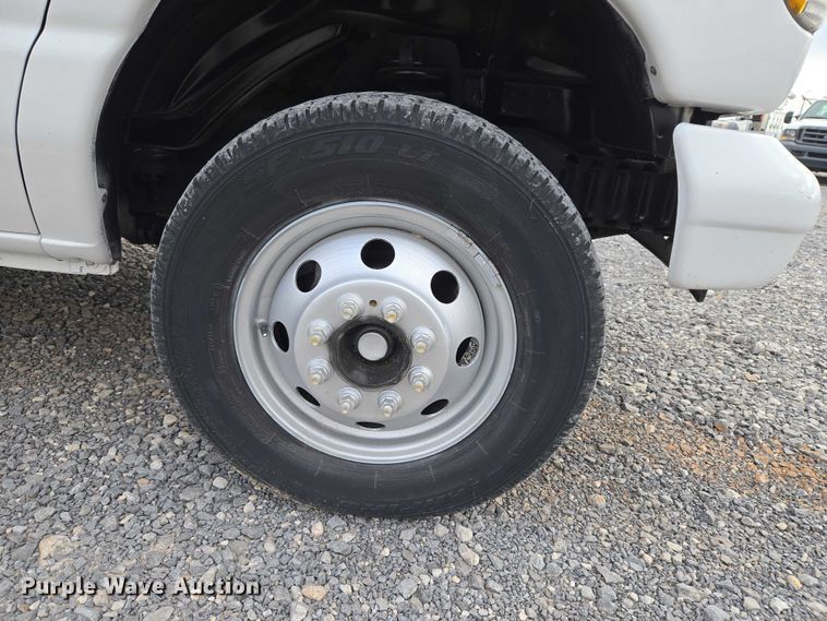 image for item ET5255 2000 Ford E350 fiber optic splicing truck