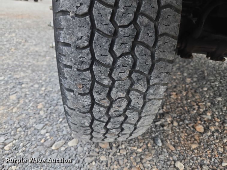 image for item ET5255 2000 Ford E350 fiber optic splicing truck