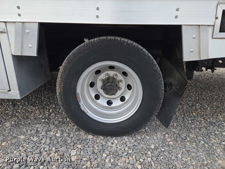 image for item ET5255 2000 Ford E350 fiber optic splicing truck