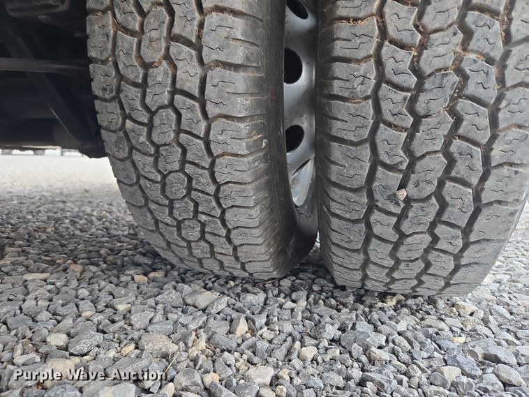 image for item ET5255 2000 Ford E350 fiber optic splicing truck