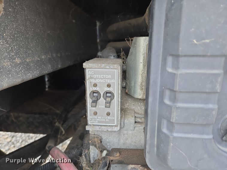 image for item ET5255 2000 Ford E350 fiber optic splicing truck