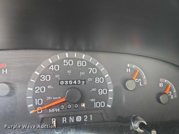 image for item ET5255 2000 Ford E350 fiber optic splicing truck