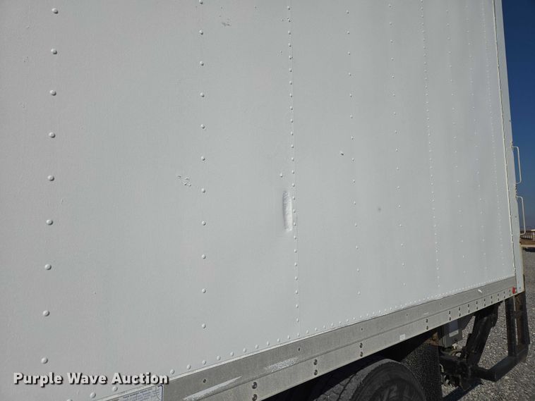 image for item ET5256 2002 Freightliner FL70 box truck