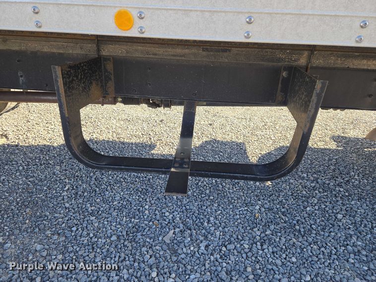 image for item ET5256 2002 Freightliner FL70 box truck