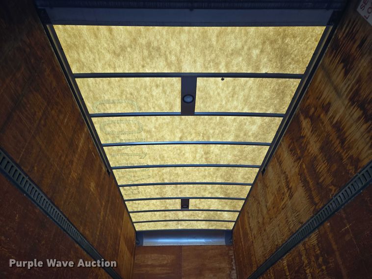 image for item ET5256 2002 Freightliner FL70 box truck