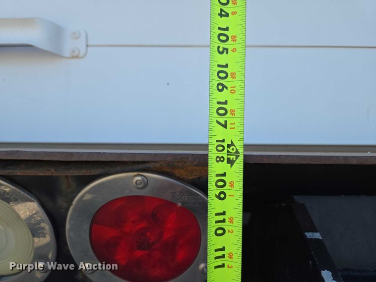 image for item ET5256 2002 Freightliner FL70 box truck