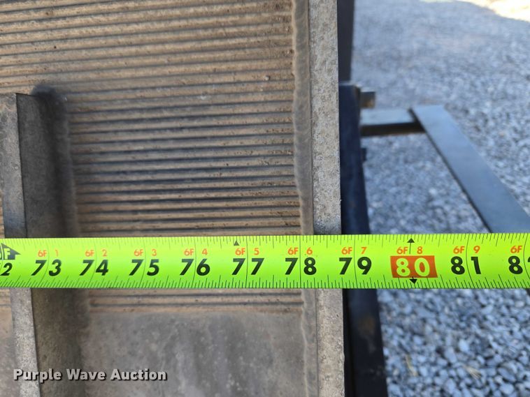 image for item ET5256 2002 Freightliner FL70 box truck