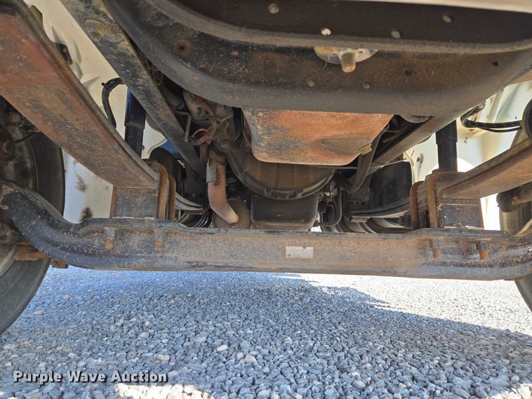 image for item ET5256 2002 Freightliner FL70 box truck