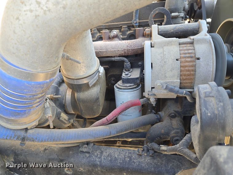 image for item ET5256 2002 Freightliner FL70 box truck