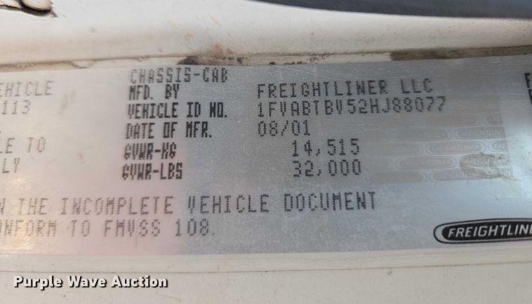 image for item ET5256 2002 Freightliner FL70 box truck