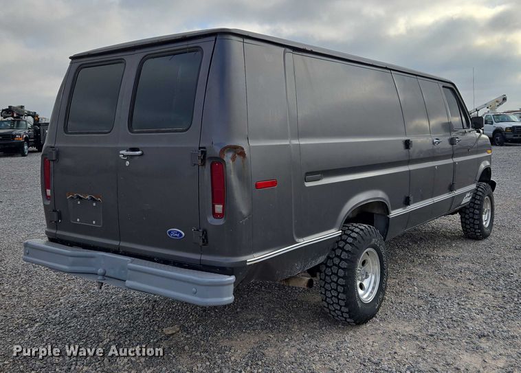 image for item ET5257 1991 Ford E150 Pathfinder van
