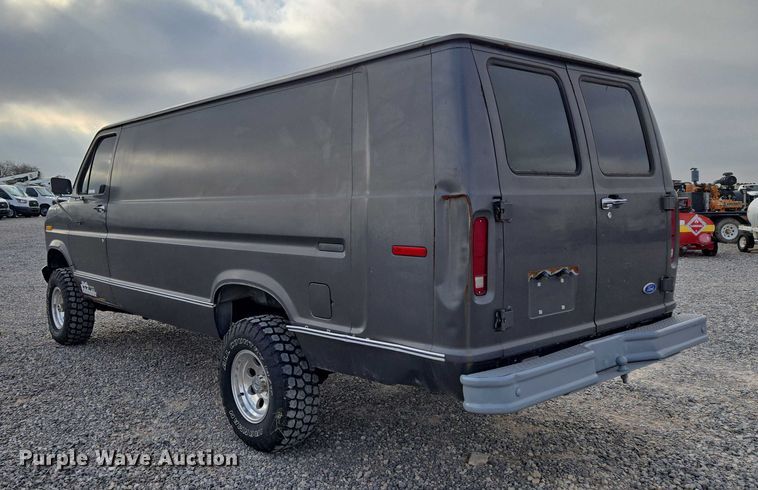 image for item ET5257 1991 Ford E150 Pathfinder van