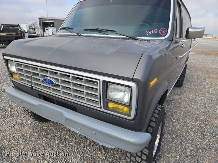 image for item ET5257 1991 Ford E150 Pathfinder van