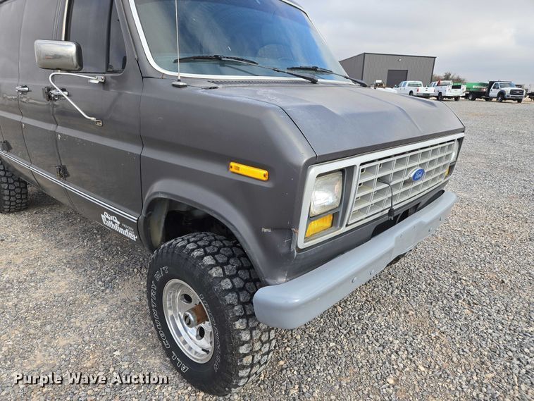 image for item ET5257 1991 Ford E150 Pathfinder van