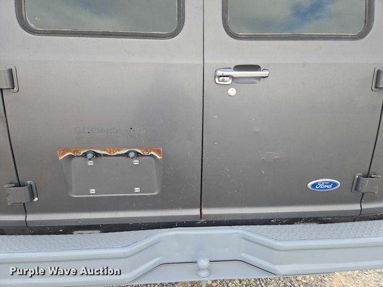 image for item ET5257 1991 Ford E150 Pathfinder van