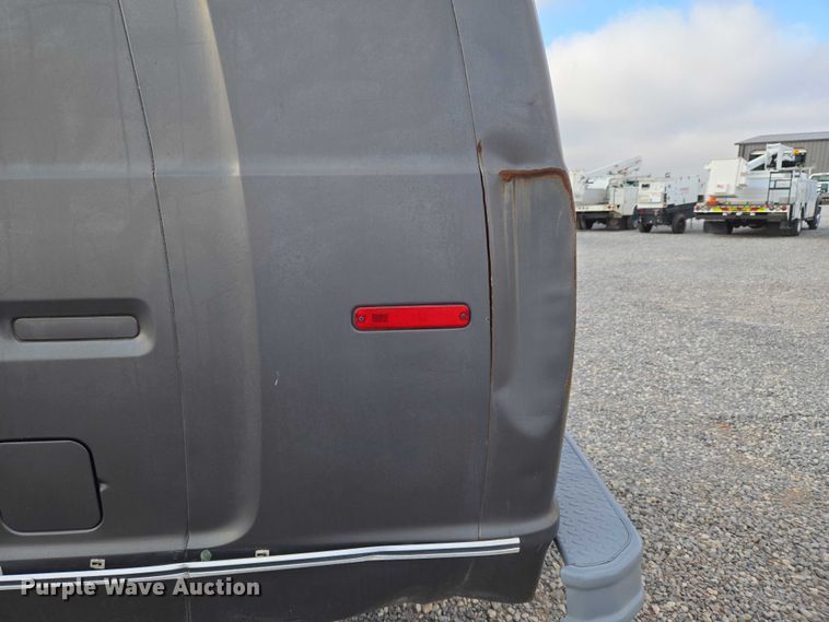 image for item ET5257 1991 Ford E150 Pathfinder van