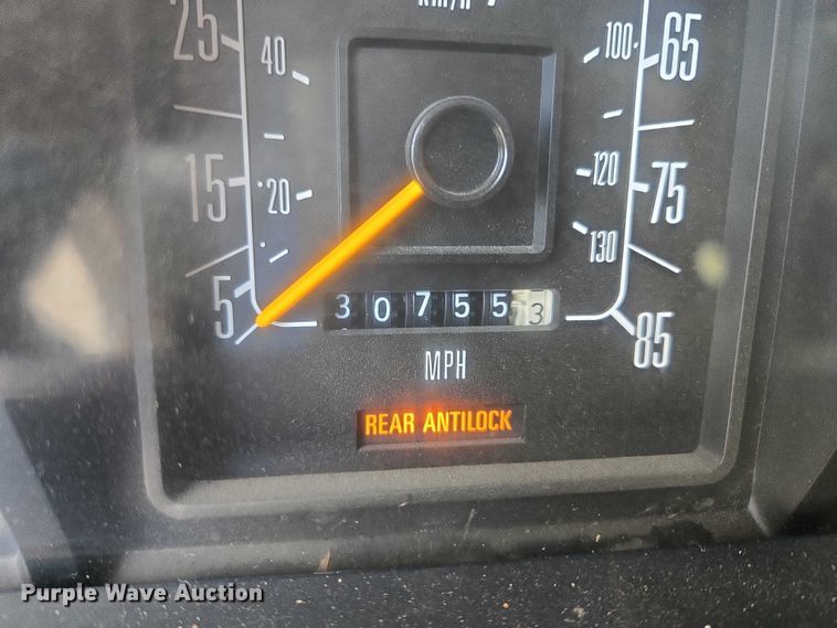 image for item ET5257 1991 Ford E150 Pathfinder van