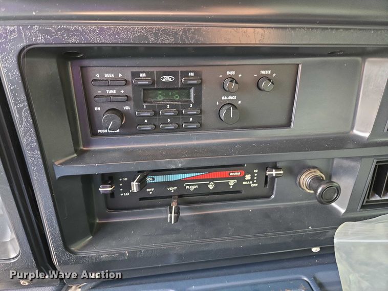 image for item ET5257 1991 Ford E150 Pathfinder van